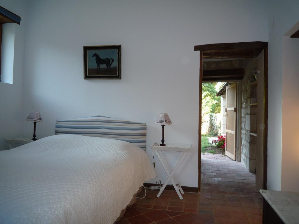 Le Logis Du Peu Girard Bed & Breakfast La Roche-Clermault Rom bilde